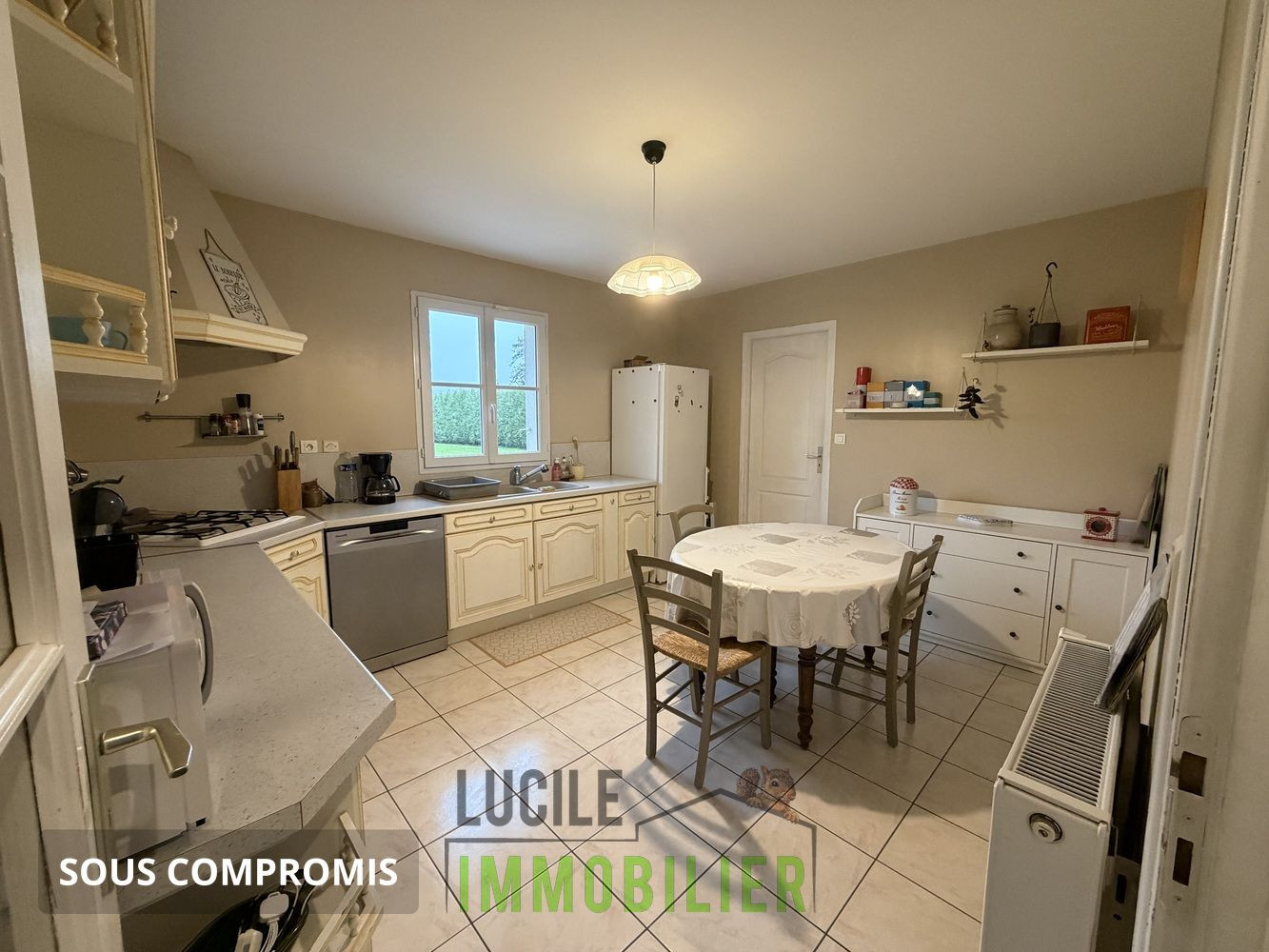 
                                                Vente
                                                 Maison familiale à Breuil-le-vert