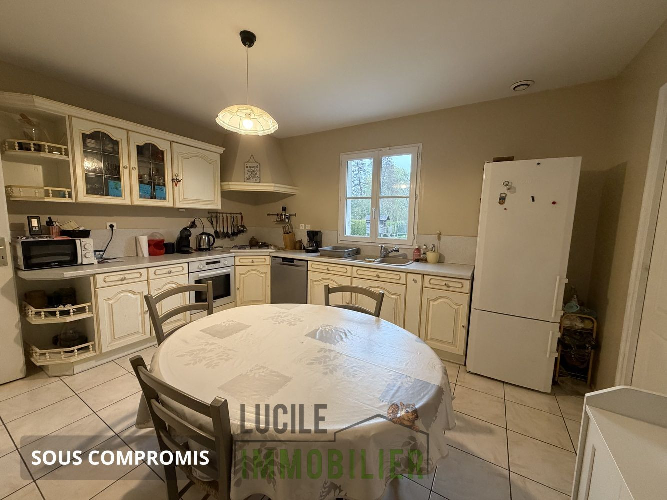 
                                                Vente
                                                 Maison familiale à Breuil-le-vert