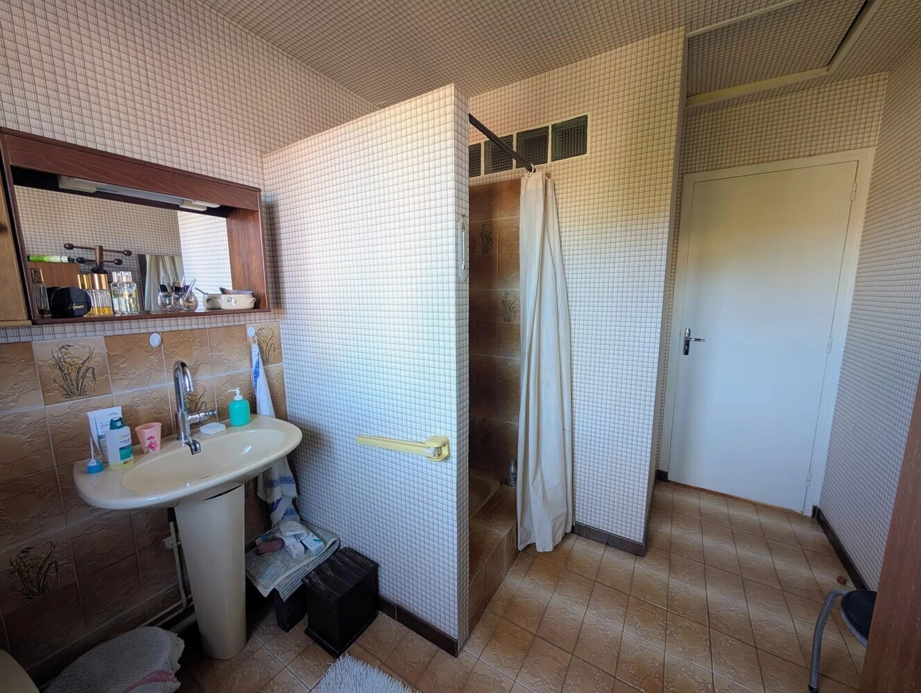 
                                                Vente
                                                 Maison familiale à Ormesson avec jardin et fort potentiel