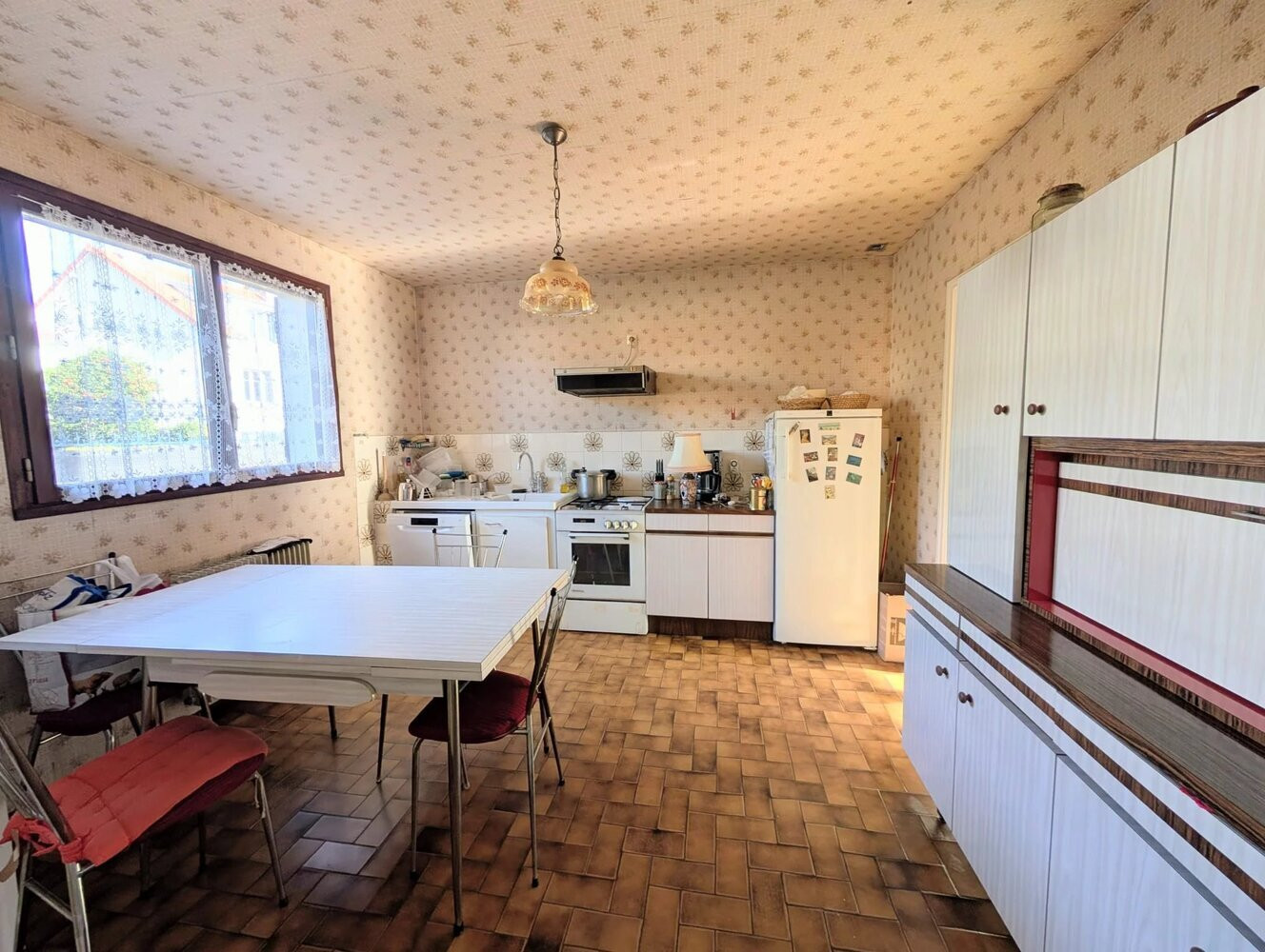 
                                                Vente
                                                 Maison familiale à Ormesson avec jardin et fort potentiel