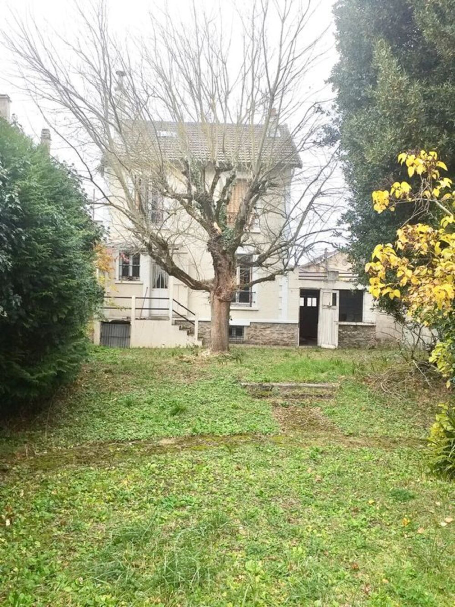 
                                                Vente
                                                 Maison familiale à rénover à Sarcelles
