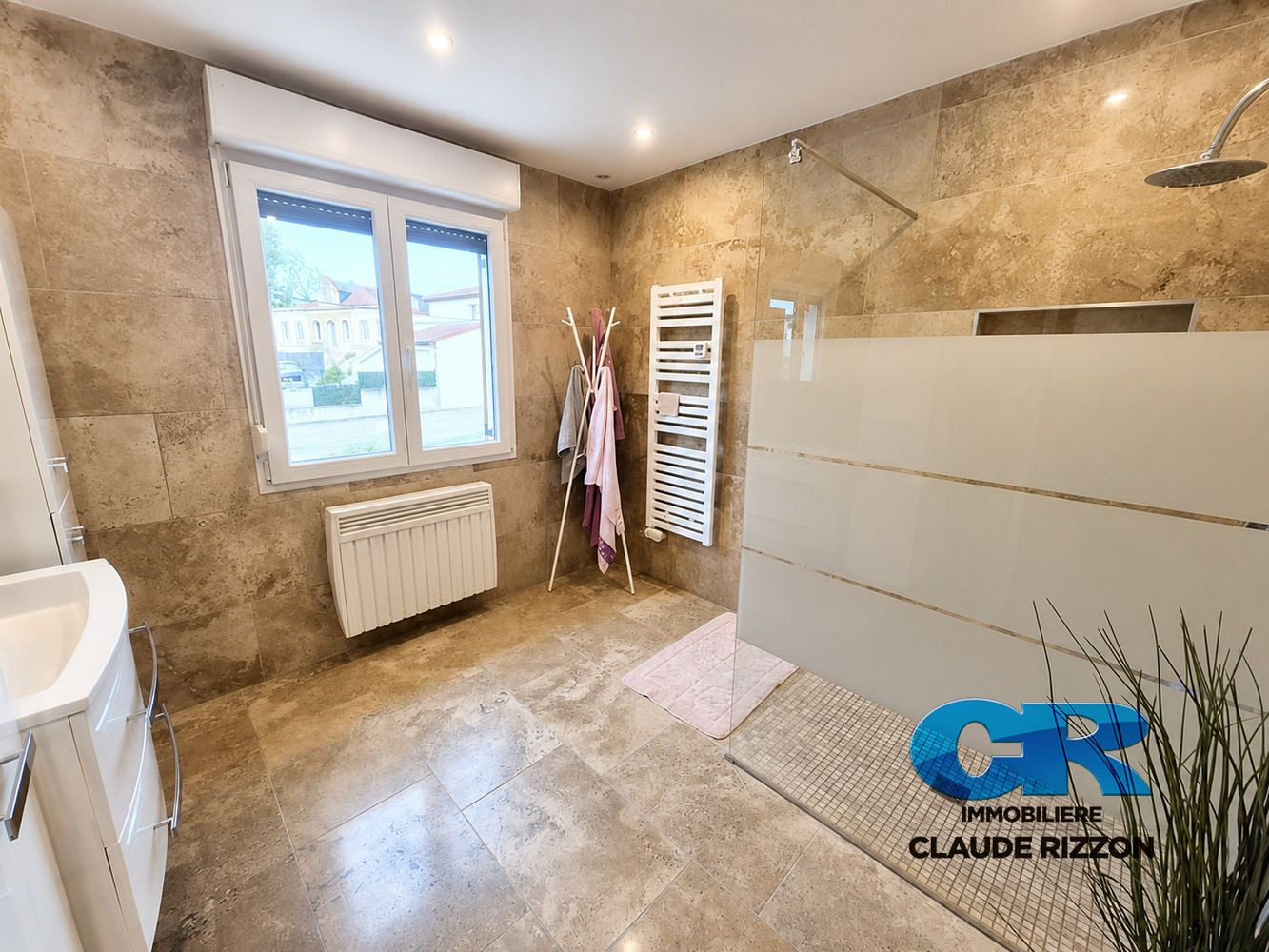 
                                                Vente
                                                 MAISON FAMILIALE A WOIPPY VILLAGE