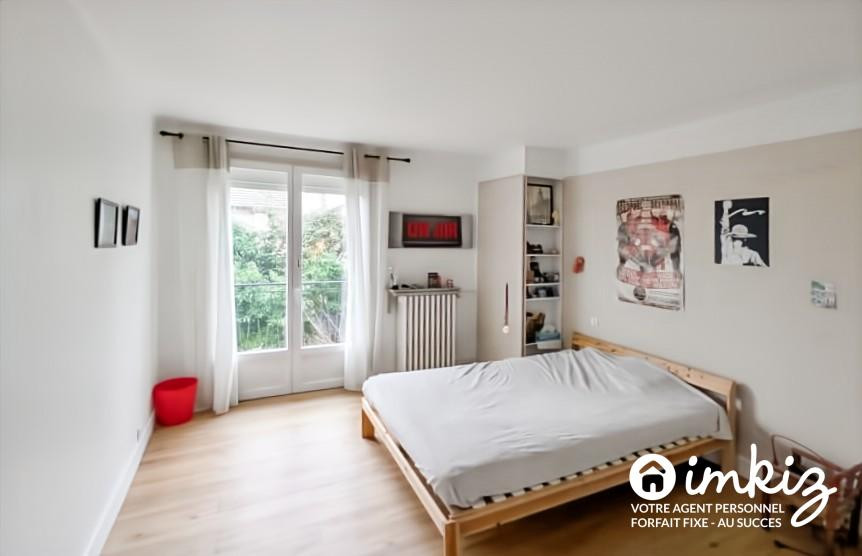 
                                                Vente
                                                 Maison familiale ave espace professionnel