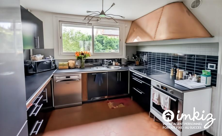 
                                                Vente
                                                 Maison familiale ave espace professionnel