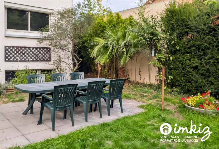 
                                                Vente
                                                 Maison familiale ave espace professionnel