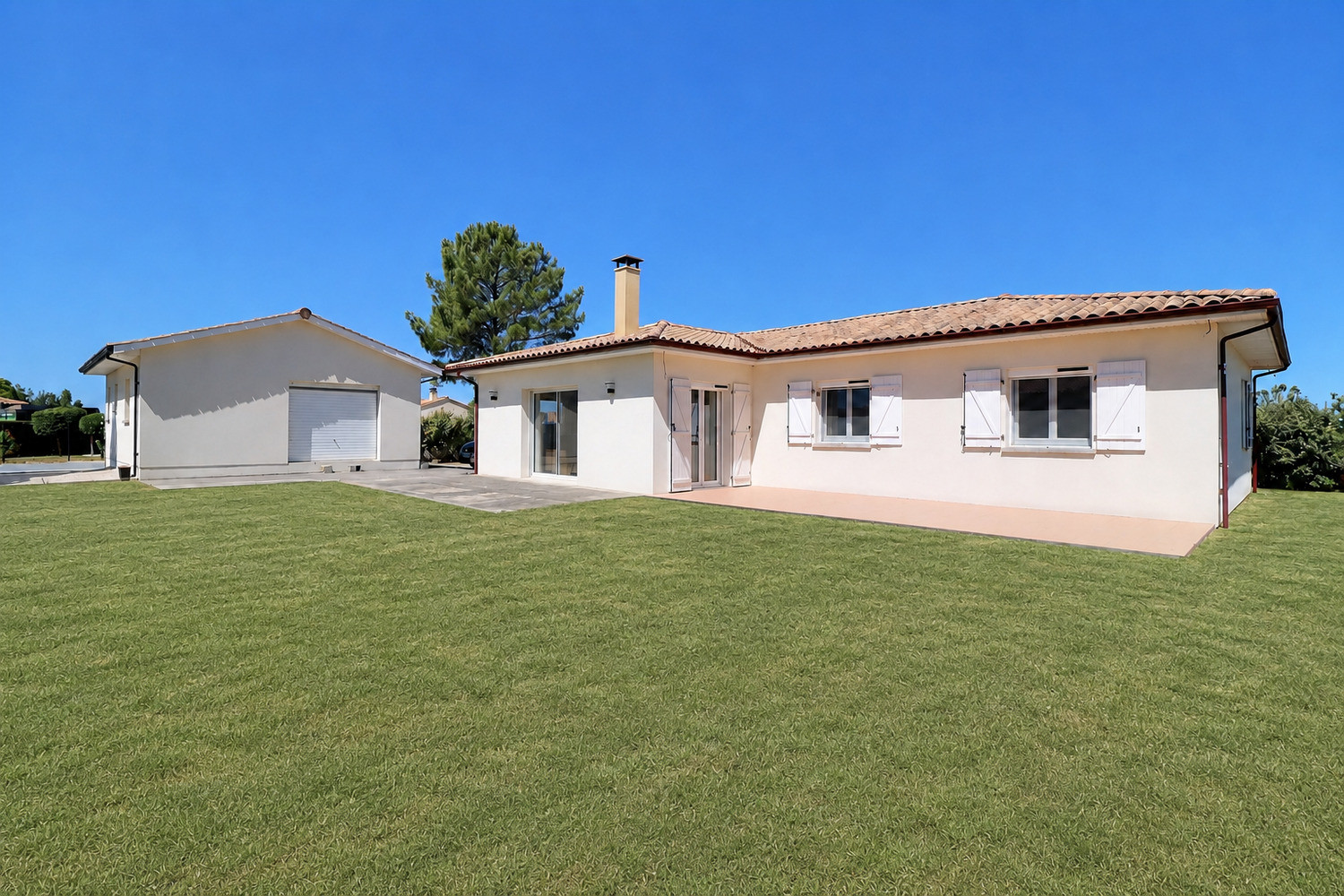 
                                                Vente
                                                 Maison familiale avec dépendance