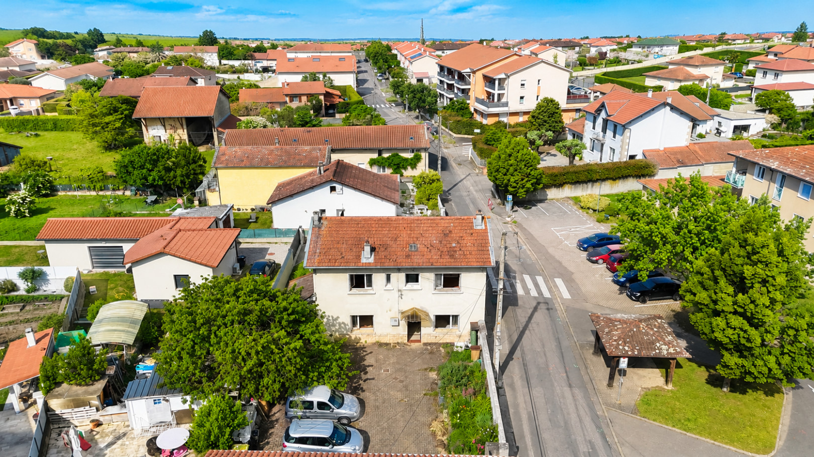 
                                                Vente
                                                 MAISON FAMILIALE AVEC FORT POTENTIEL – TOUSSIEU