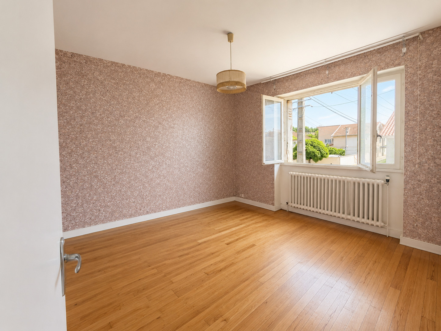 
                                                Vente
                                                 MAISON FAMILIALE AVEC FORT POTENTIEL – TOUSSIEU