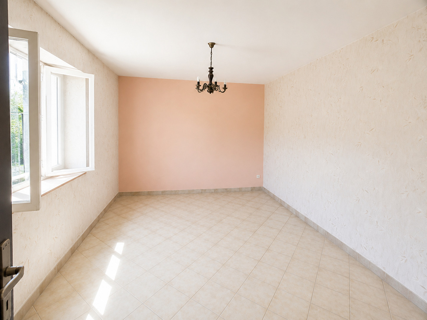 
                                                Vente
                                                 MAISON FAMILIALE AVEC FORT POTENTIEL – TOUSSIEU