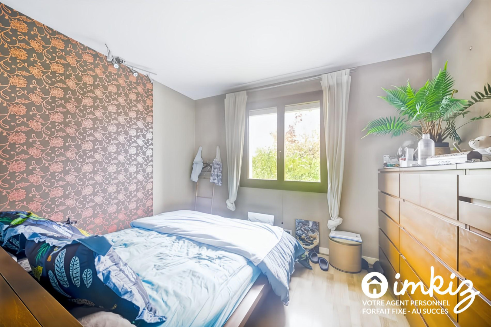 
                                                Vente
                                                 Maison familiale avec jardin - 17 mn de la gare.