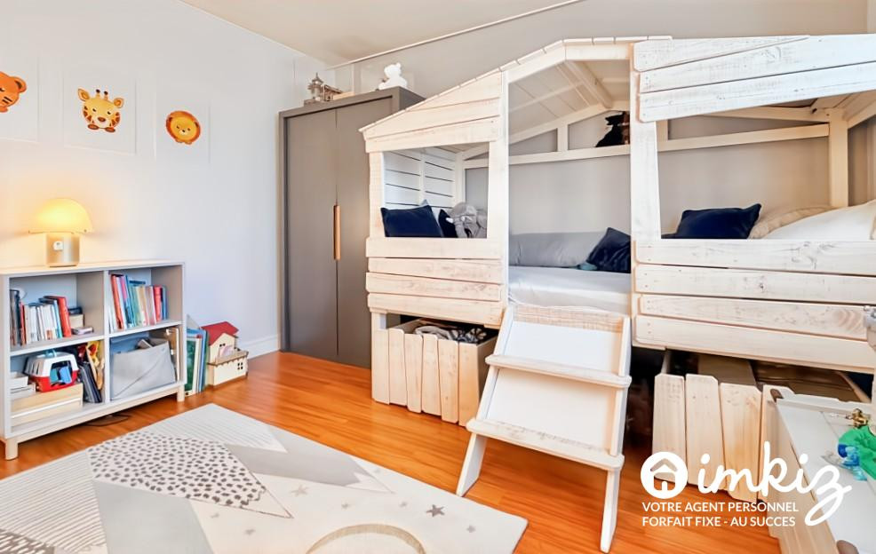 
                                                Vente
                                                 Maison familiale avec jardin