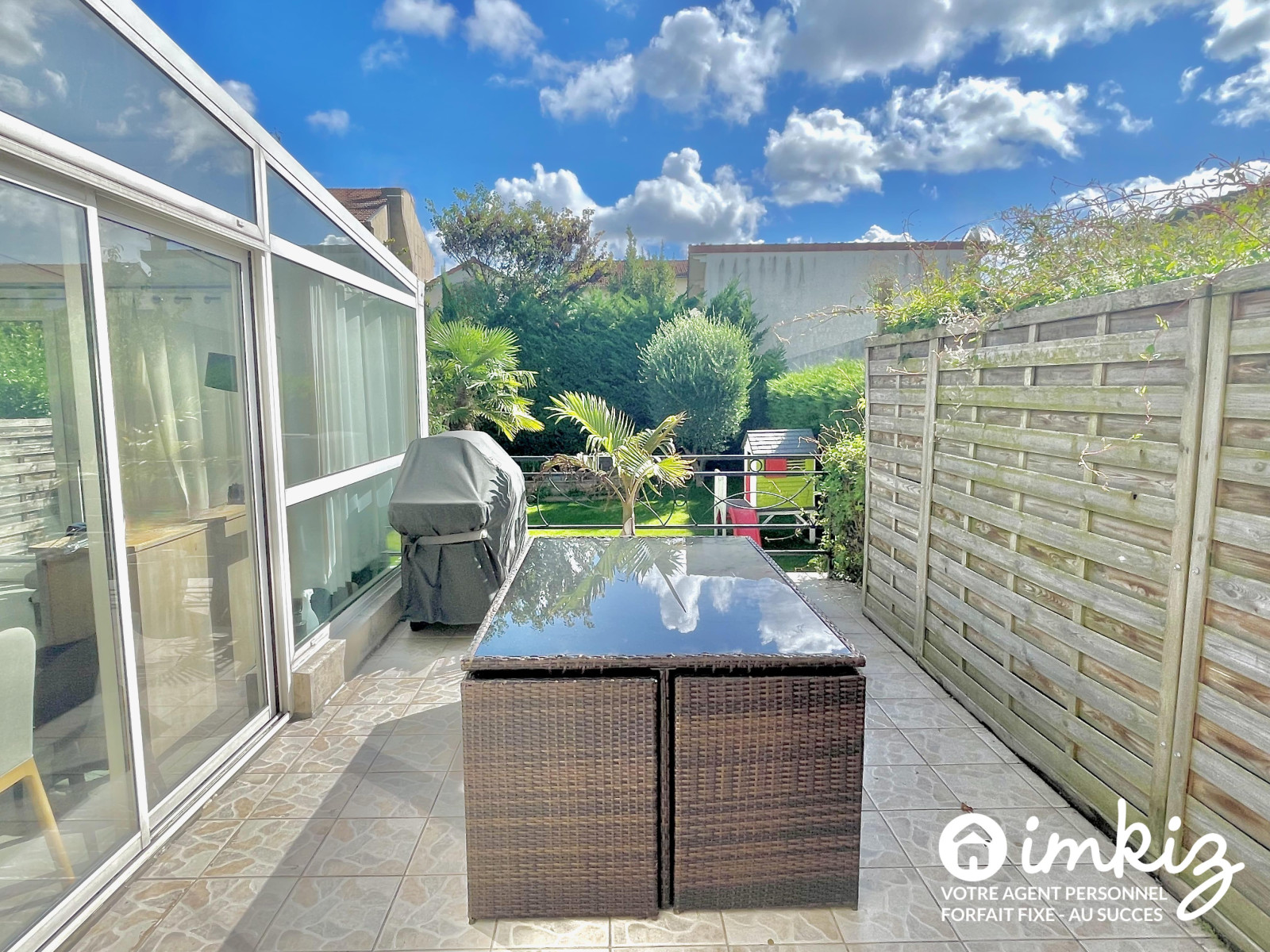 
                                                Vente
                                                 Maison familiale avec jardin