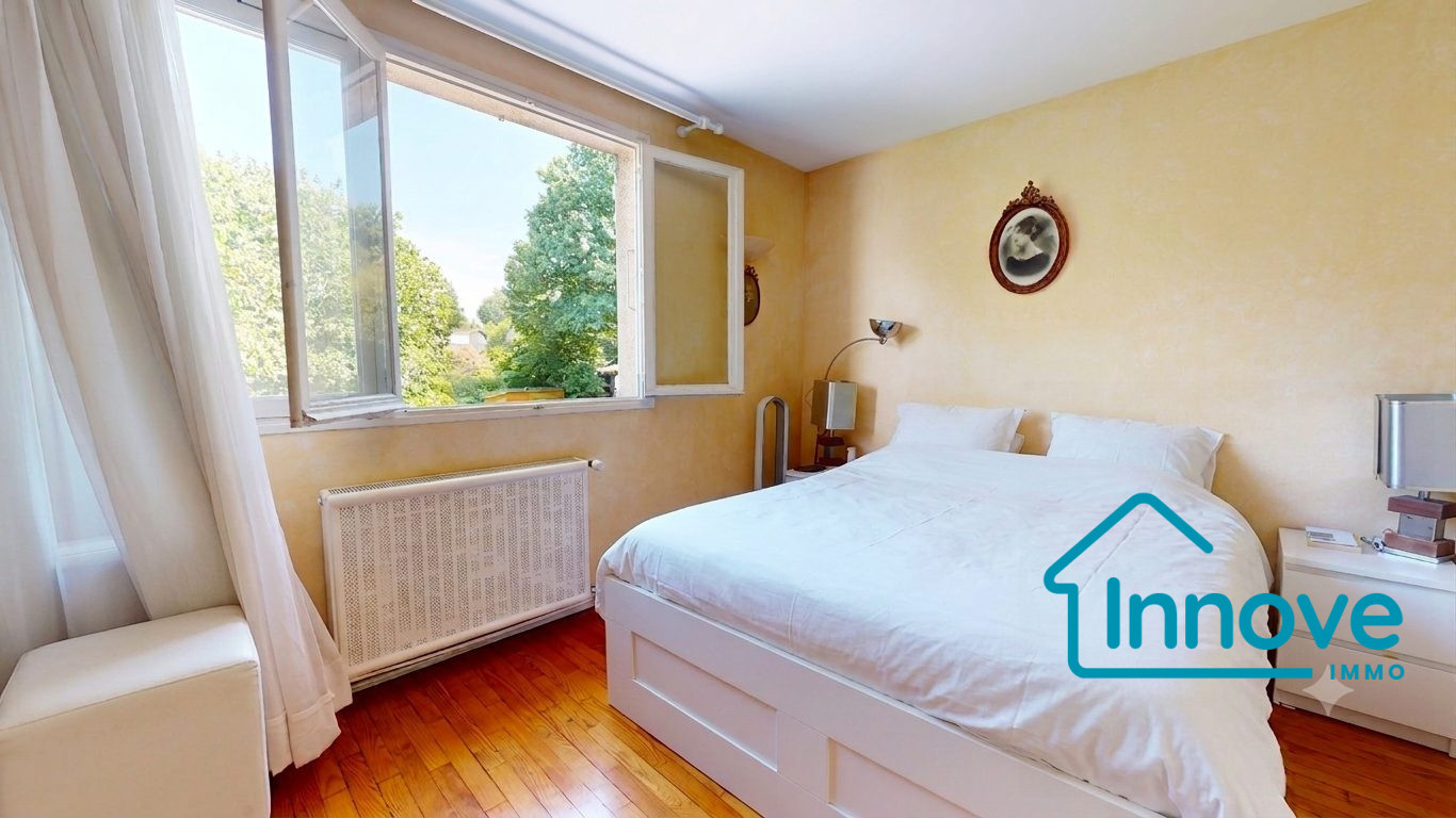 
                                                Vente
                                                 Maison familiale avec jardin