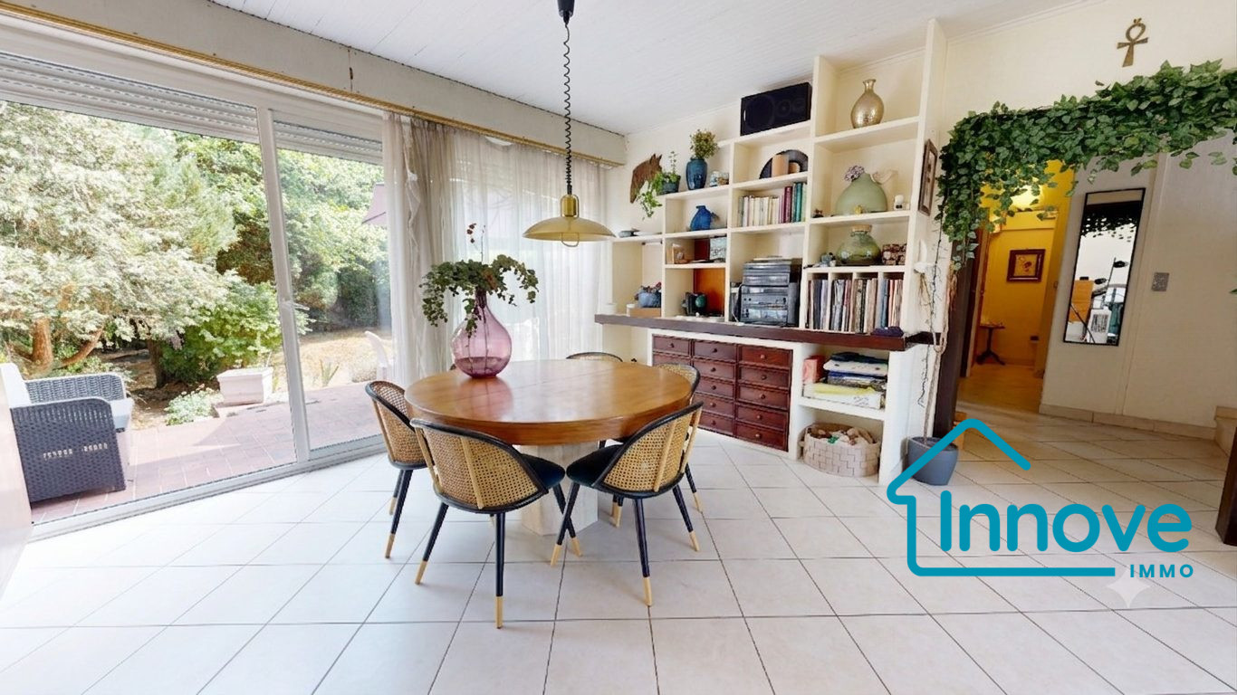 
                                                Vente
                                                 Maison familiale avec jardin
