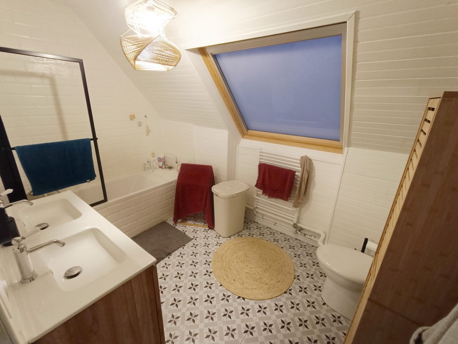 
                                                Vente
                                                 Maison familiale avec jardin et garage