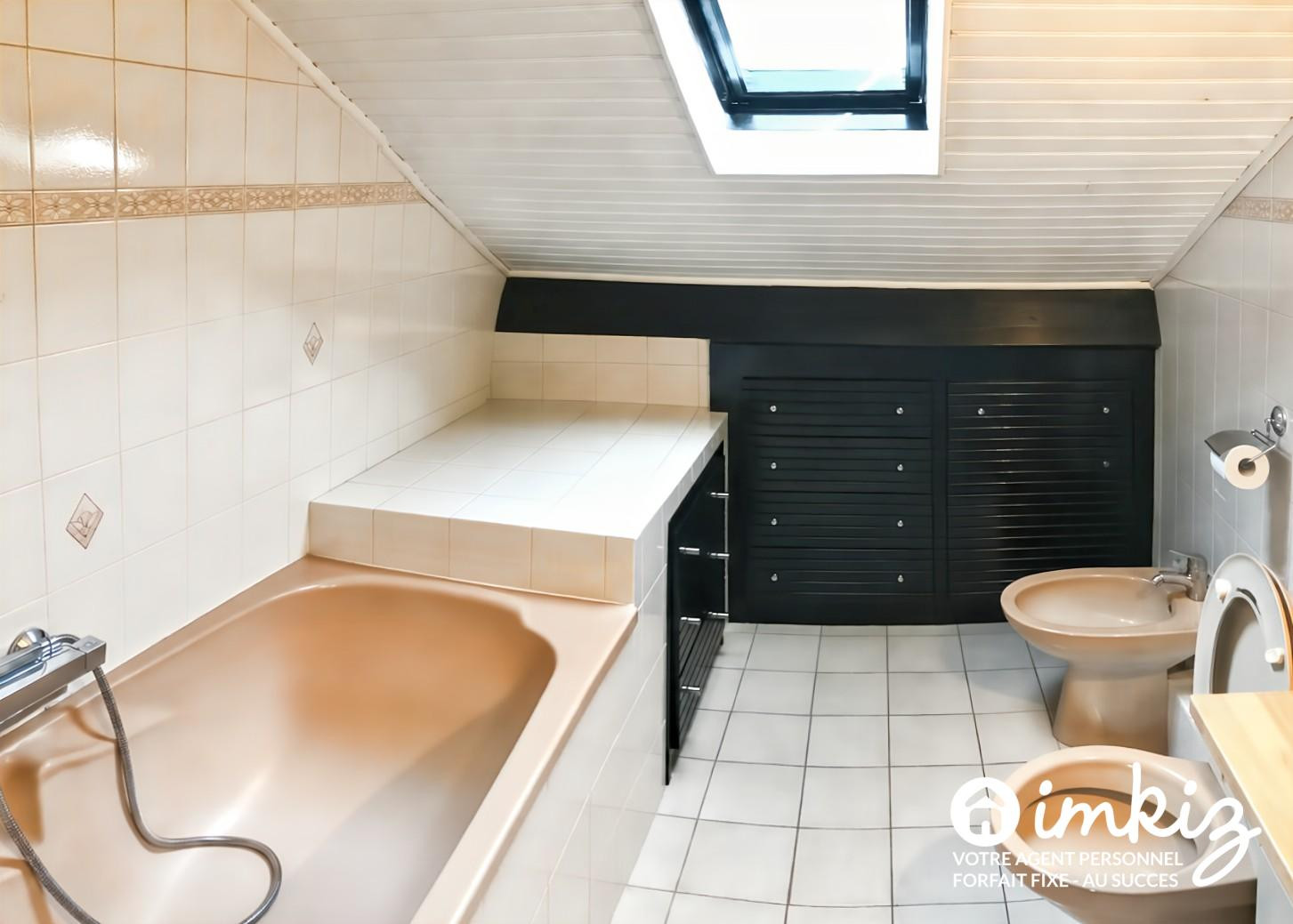 
                                                Vente
                                                 Maison familiale avec jardin, proche métro