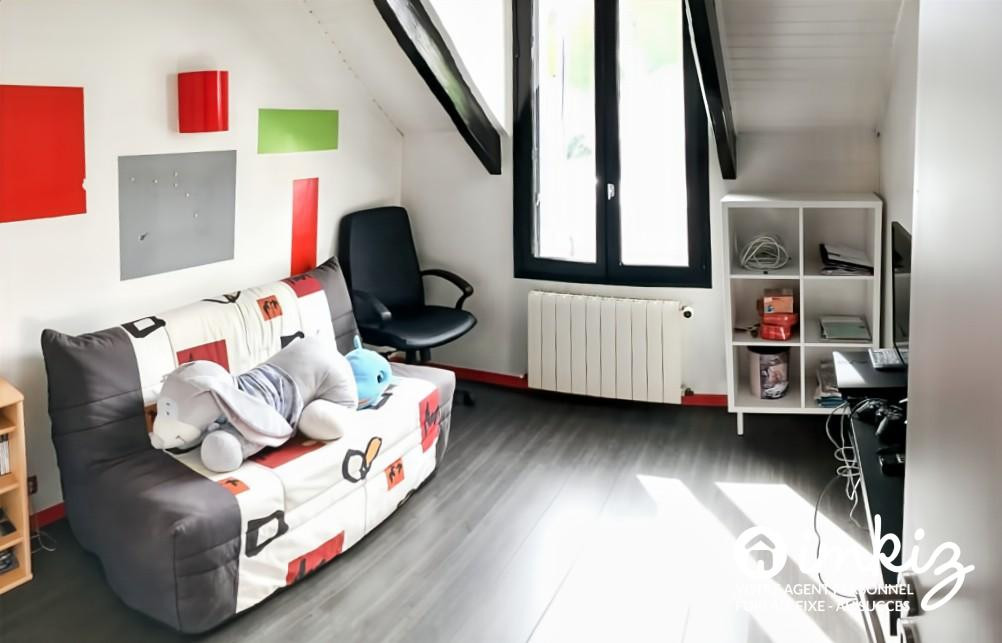 
                                                Vente
                                                 Maison familiale avec jardin, proche métro