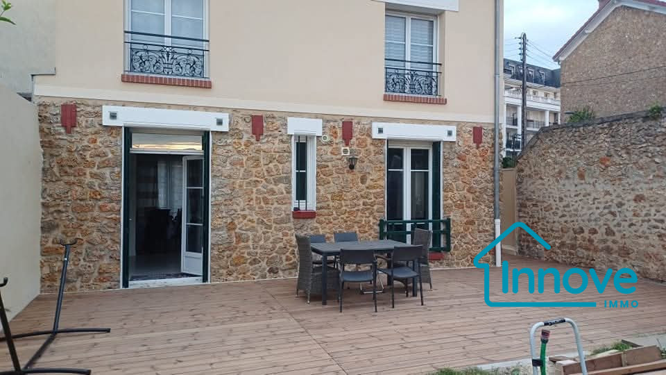 
                                                Location
                                                 Maison familiale avec jardin – Saint-Cyr-l'École centre