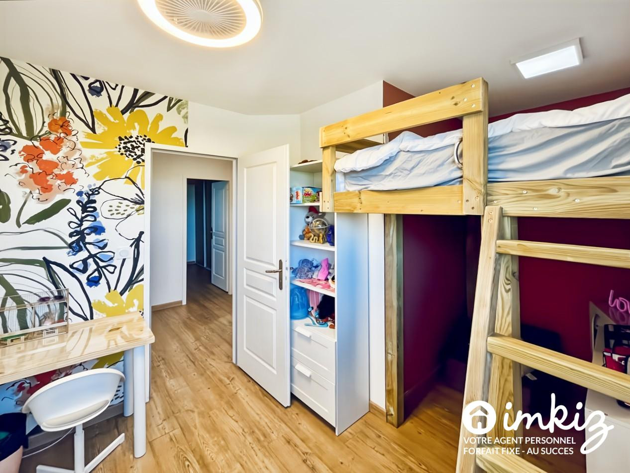 
                                                Vente
                                                 Maison familiale avec piscine – 25 min de Bordeaux