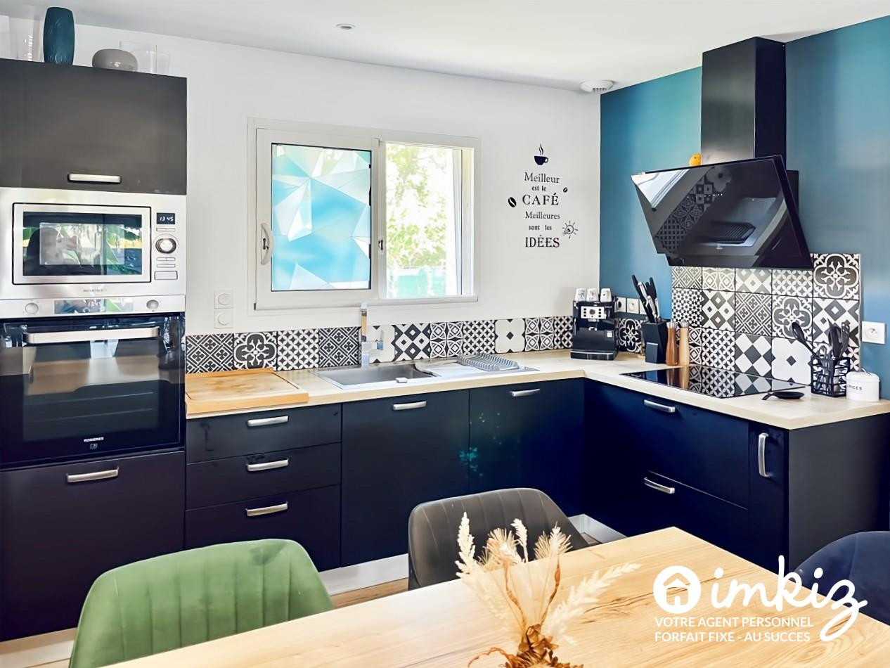 
                                                Vente
                                                 Maison familiale avec piscine – 25 min de Bordeaux