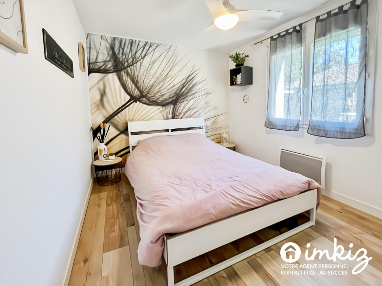 
                                                Vente
                                                 Maison familiale avec piscine – 25 min de Bordeaux