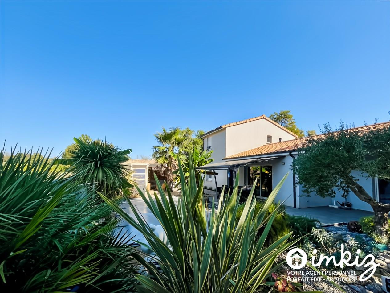 
                                                Vente
                                                 Maison familiale avec piscine – 25 min de Bordeaux