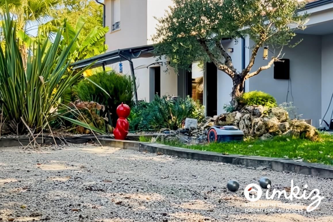 
                                                Vente
                                                 Maison familiale avec piscine – 25 min de Bordeaux