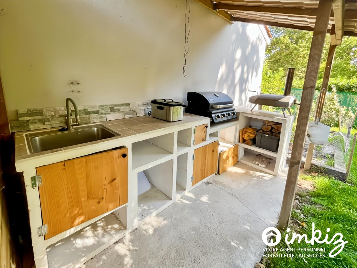 
                                                Vente
                                                 Maison familiale avec piscine – 25 min de Bordeaux