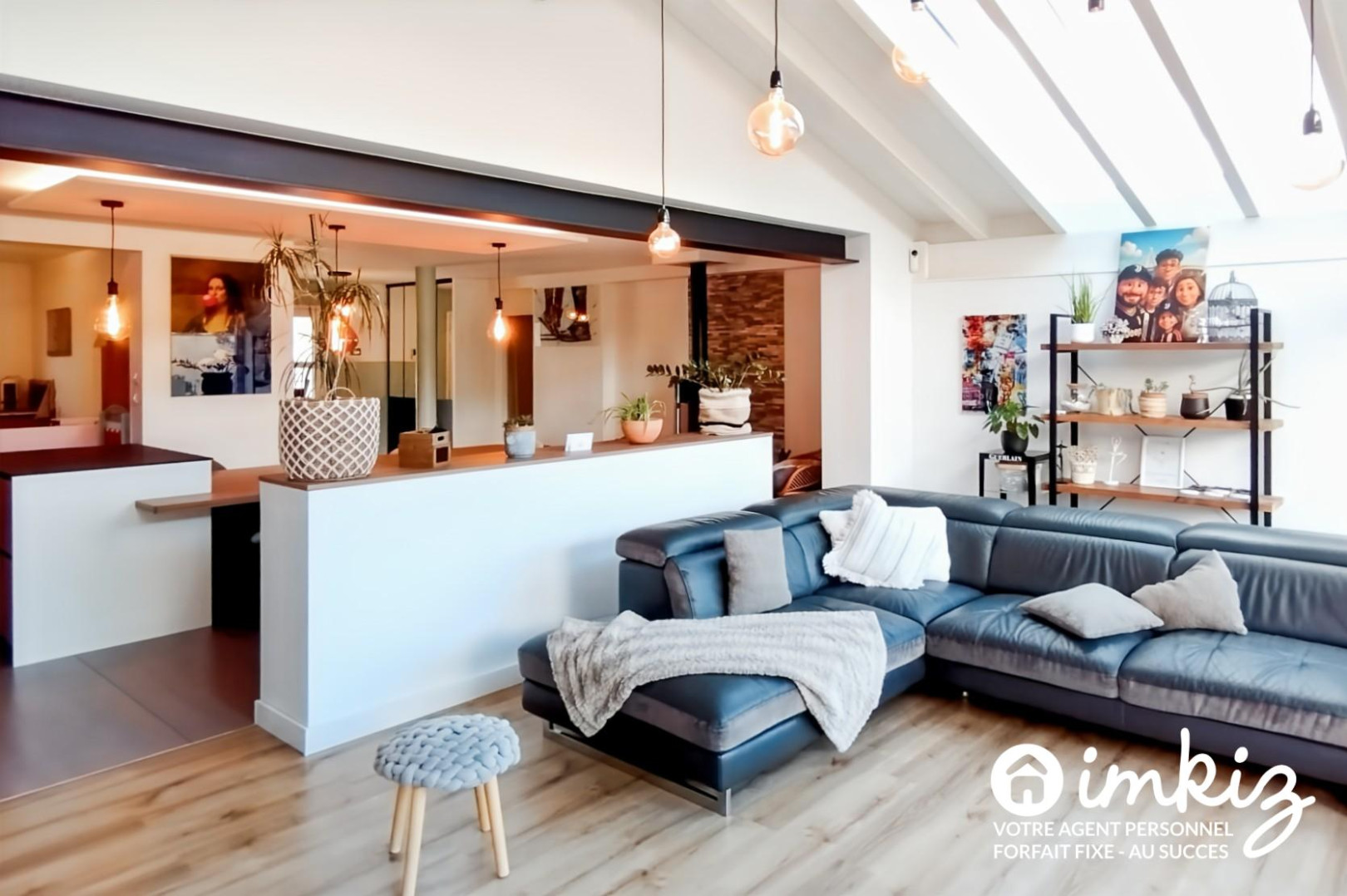 
                                                Vente
                                                 Maison familiale avec piscine et beaux volumes