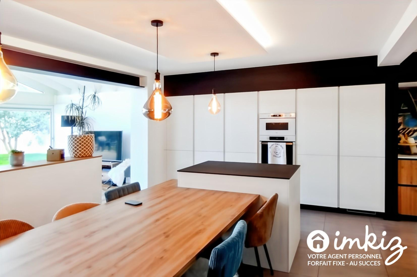 
                                                Vente
                                                 Maison familiale avec piscine et beaux volumes