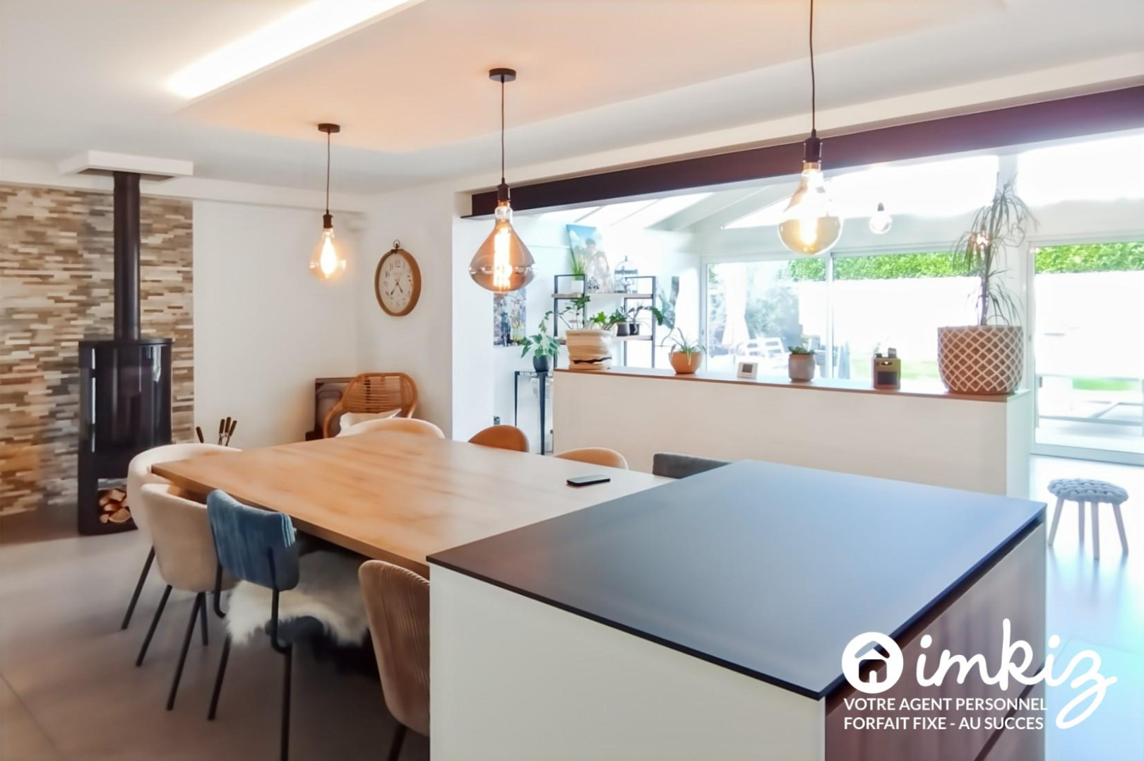 
                                                Vente
                                                 Maison familiale avec piscine et beaux volumes