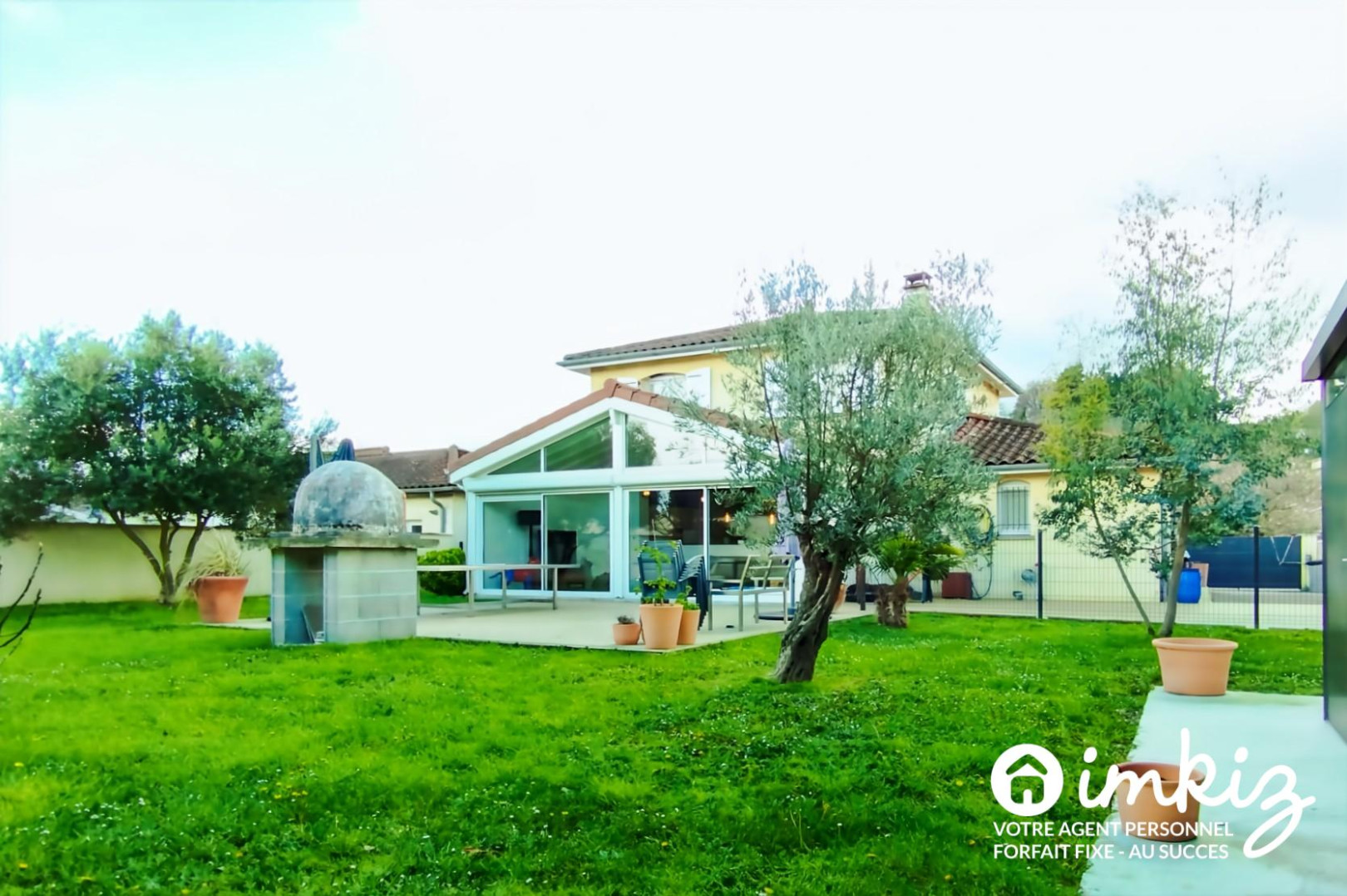 
                                                Vente
                                                 Maison familiale avec piscine et beaux volumes