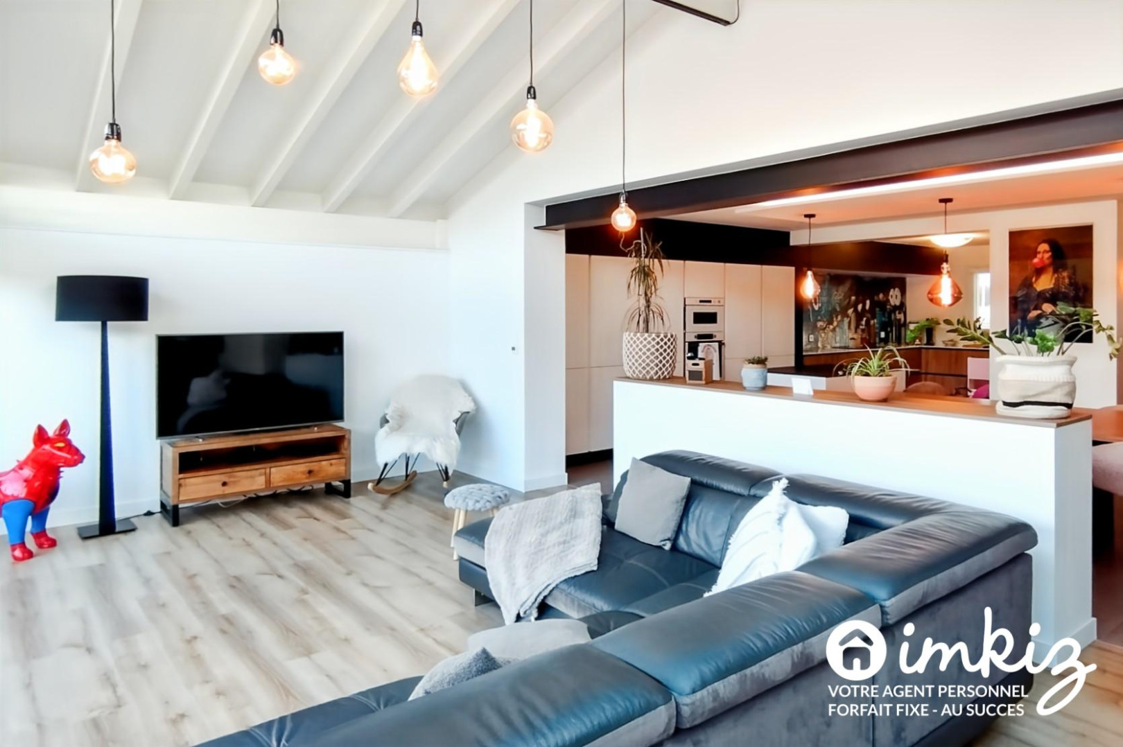 
                                                Vente
                                                 Maison familiale avec piscine et beaux volumes