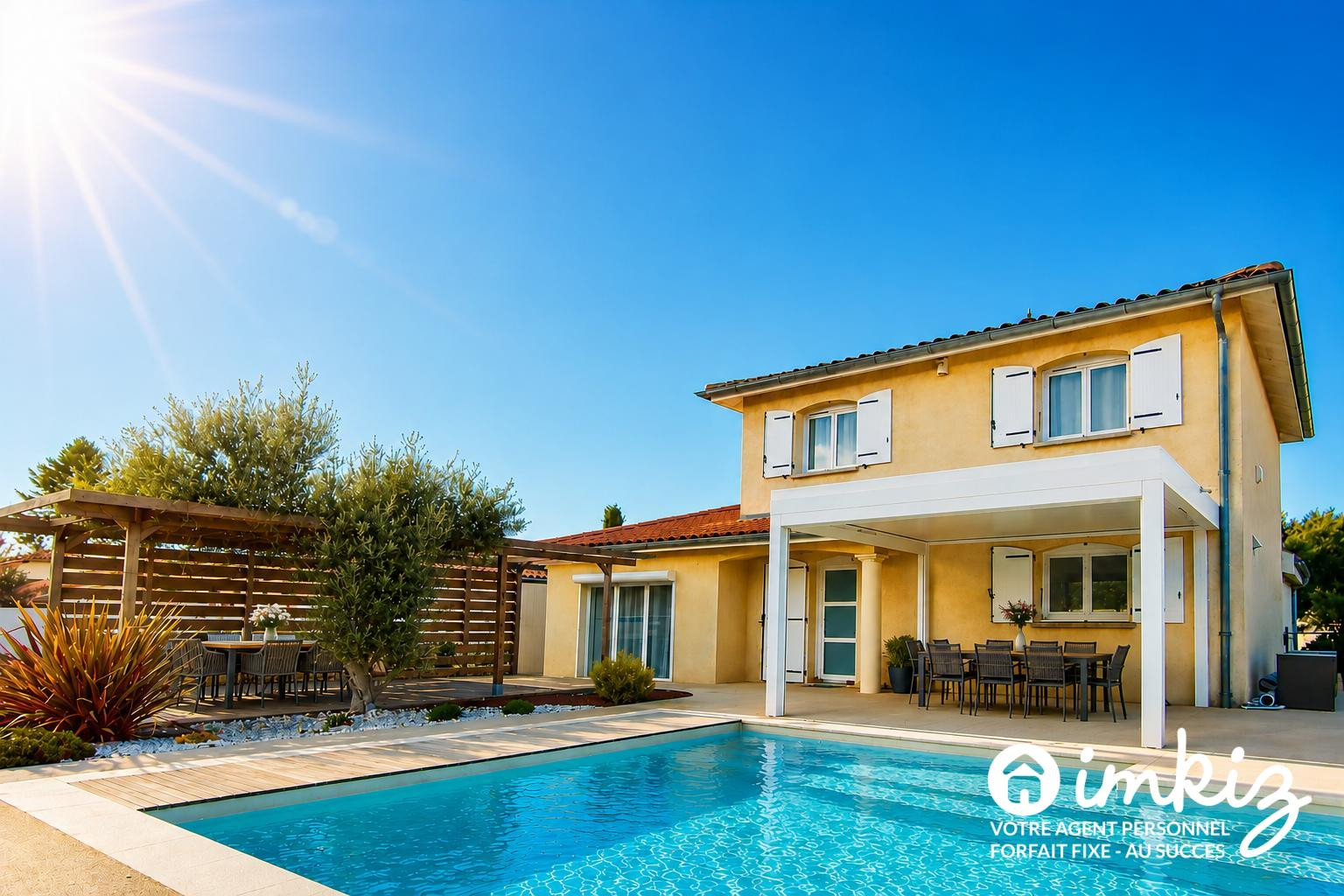 
                                                Vente
                                                 Maison familiale avec piscine et beaux volumes