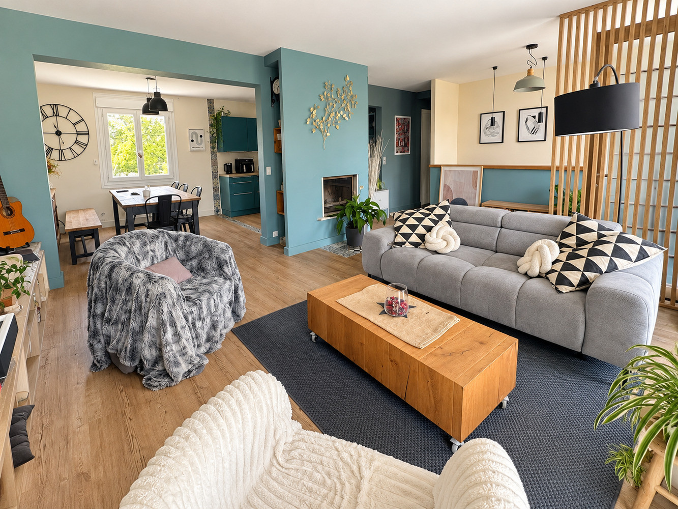 
                                                Vente
                                                 Maison familiale avec piscine et garage