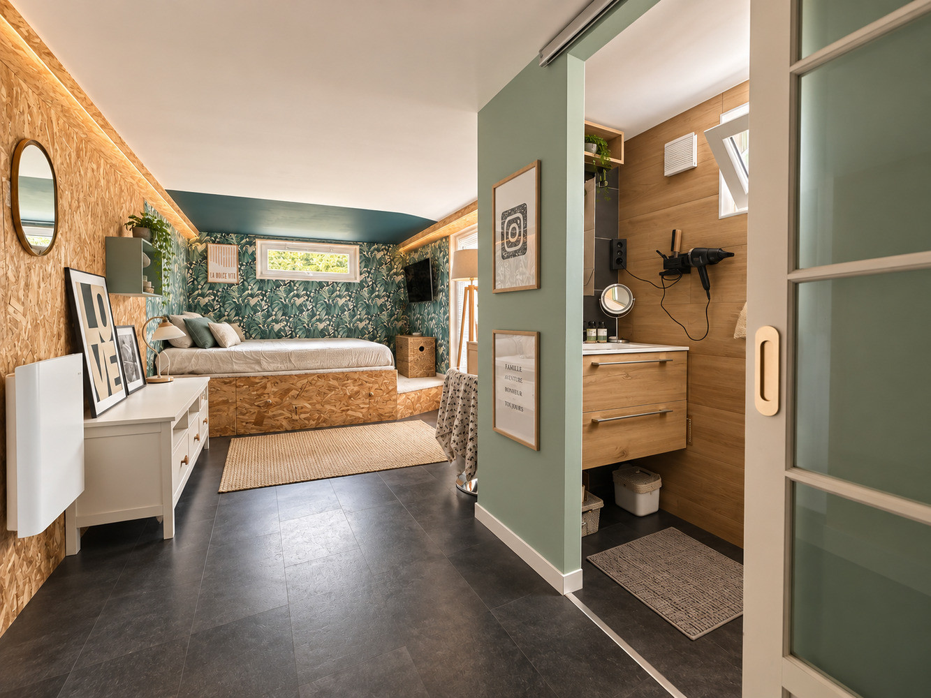 
                                                Vente
                                                 Maison familiale avec piscine et garage