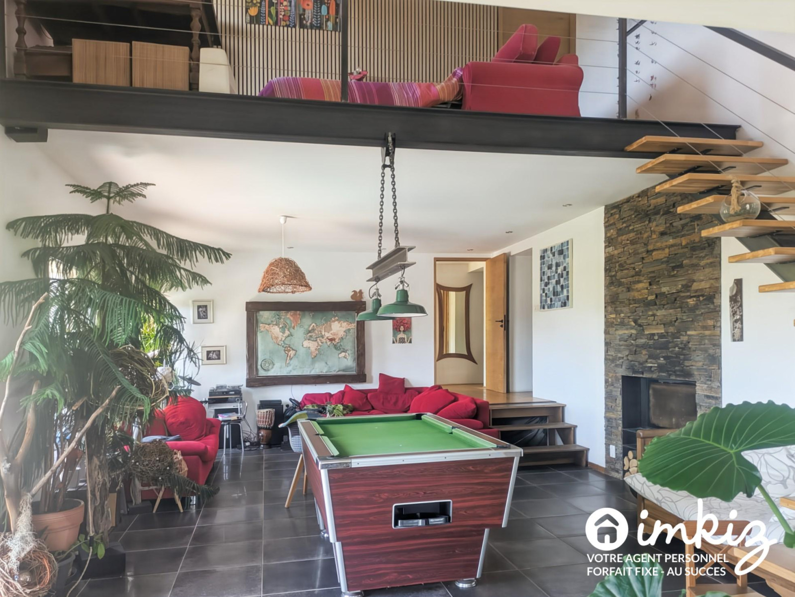 
                                                Vente
                                                 Maison familiale avec piscine et vue d’exception