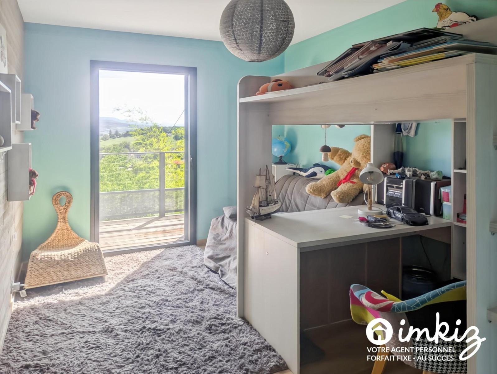
                                                Vente
                                                 Maison familiale avec piscine et vue d’exception