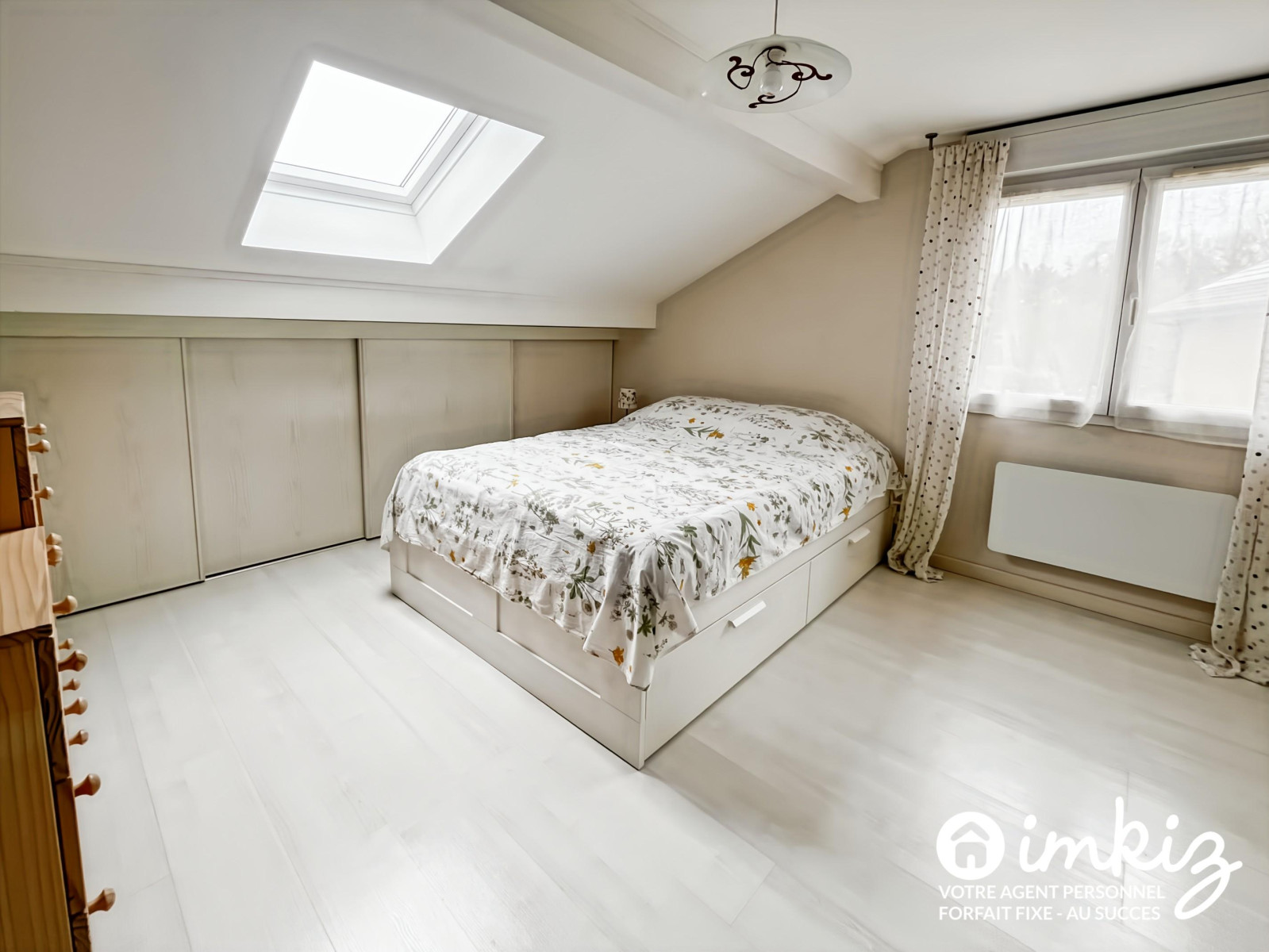 
                                                Vente
                                                 Maison familiale avec vue montagnes