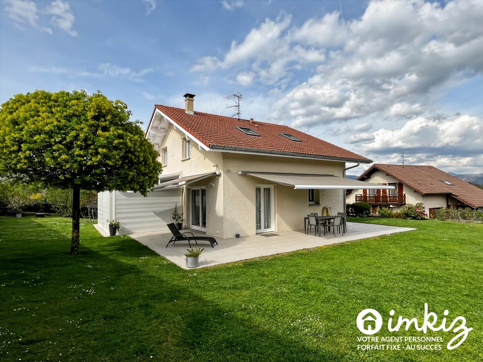 
                                                Vente
                                                 Maison familiale avec vue montagnes