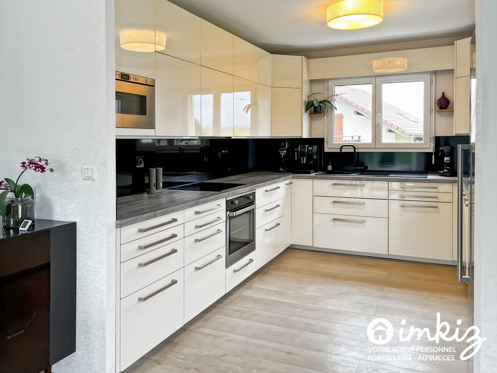 
                                                Vente
                                                 Maison familiale avec vue montagnes