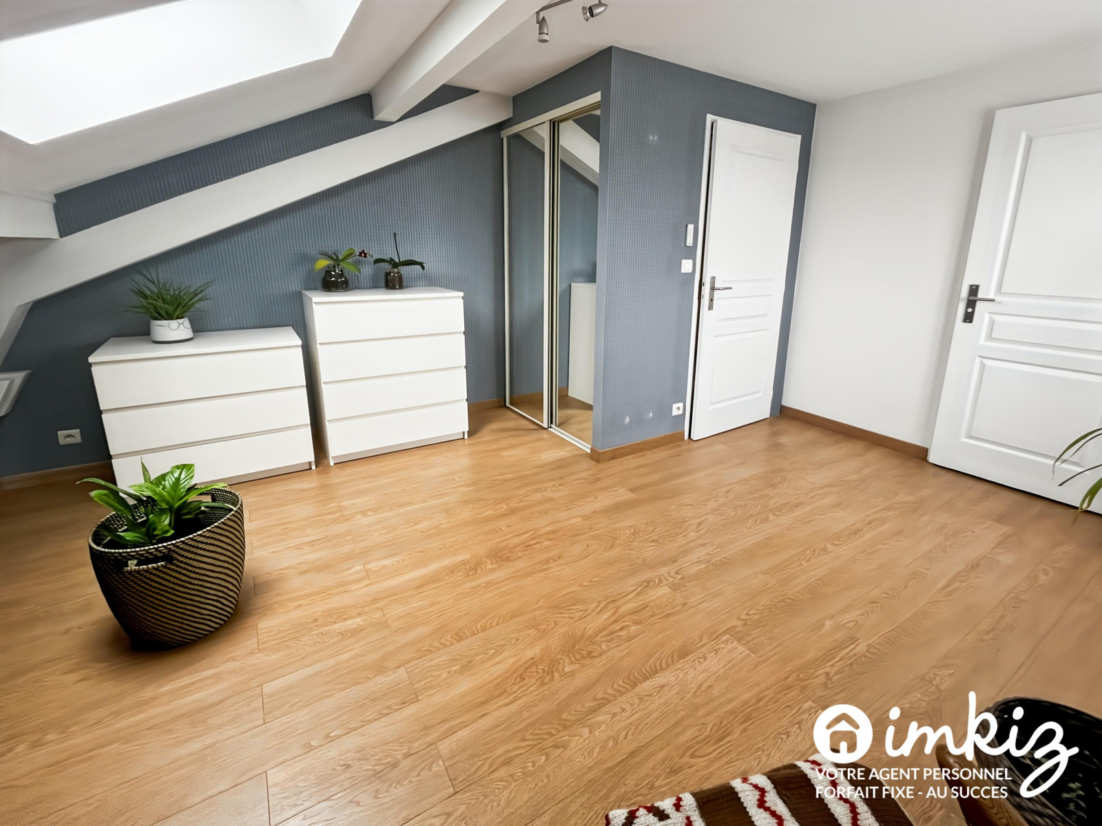 
                                                Vente
                                                 Maison familiale avec vue montagnes