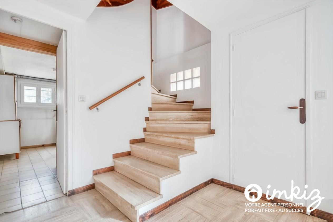 
                                                Vente
                                                 Maison familiale basse consommation 7 chambres