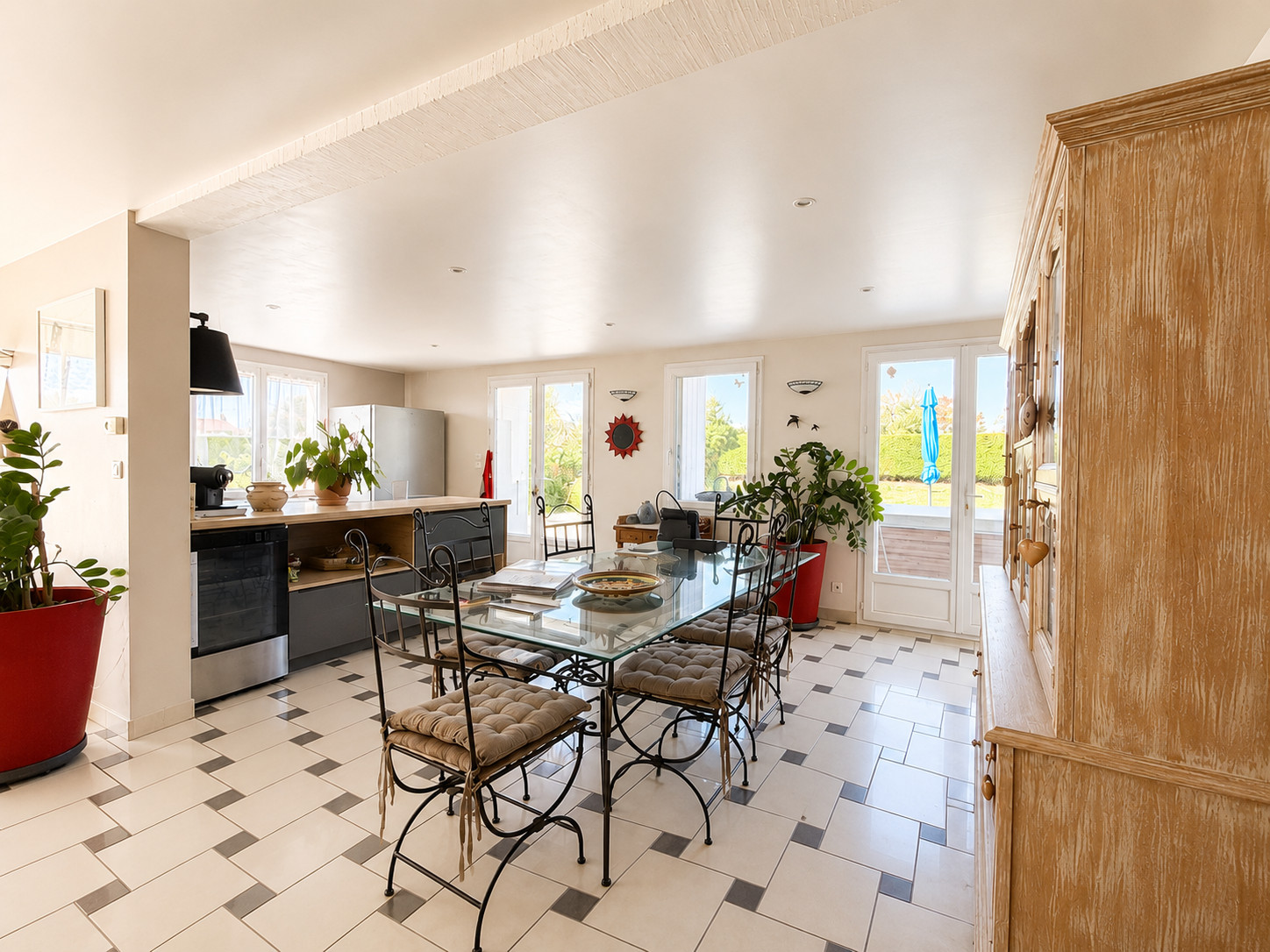 
                                                Vente
                                                 Maison familiale – beaux volumes, grand terrain et fort potentiel