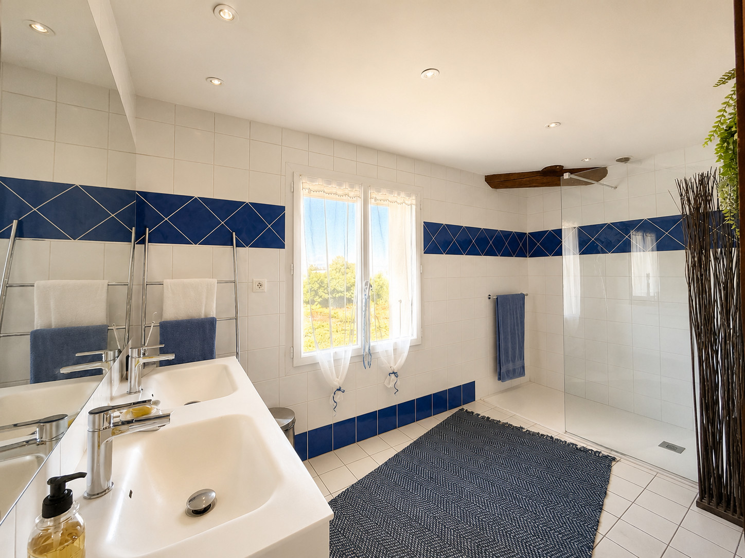 
                                                Vente
                                                 Maison familiale – beaux volumes, grand terrain et fort potentiel