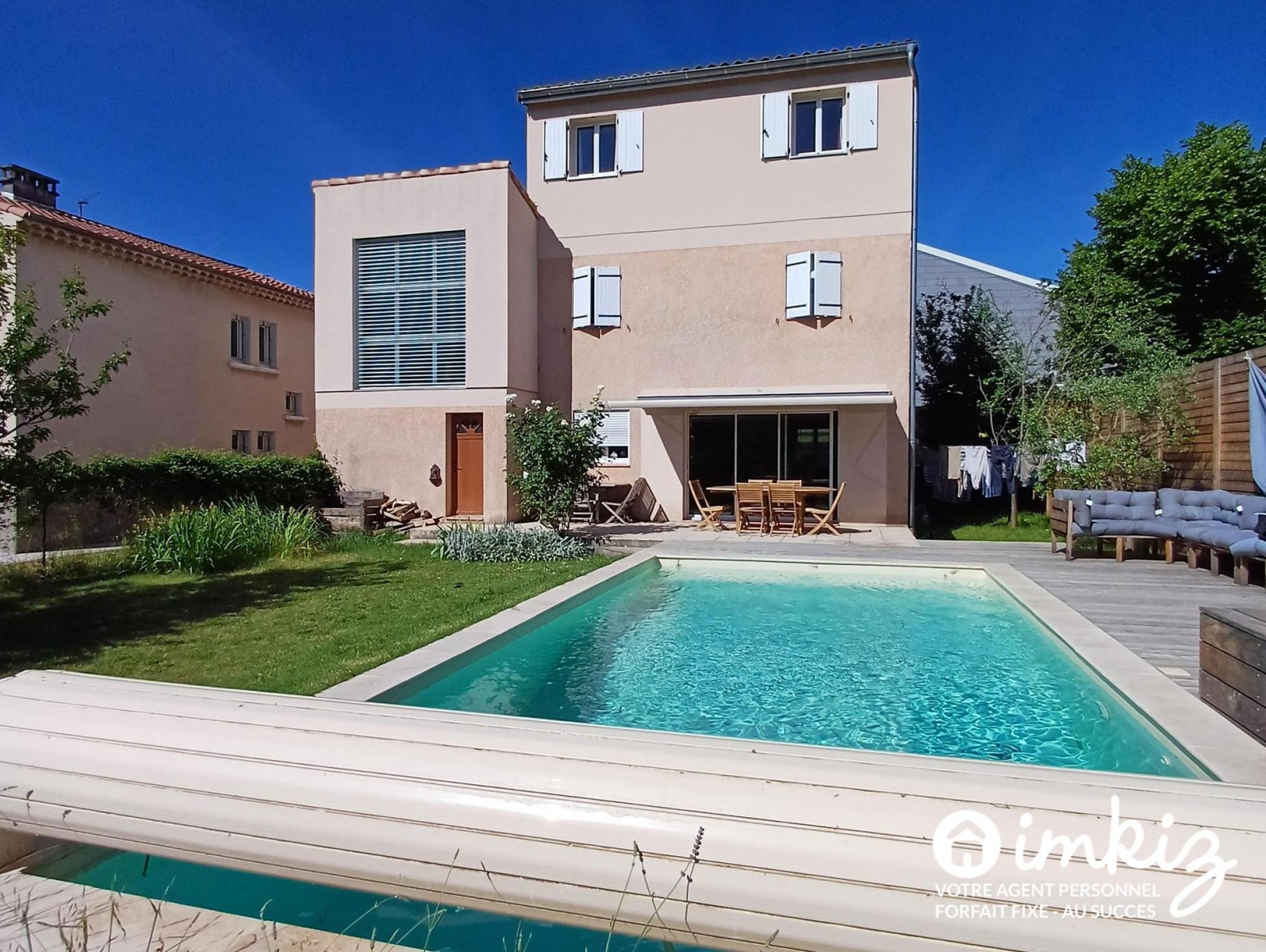 
                                                Vente
                                                 Maison familiale calme à proximité du centre ville