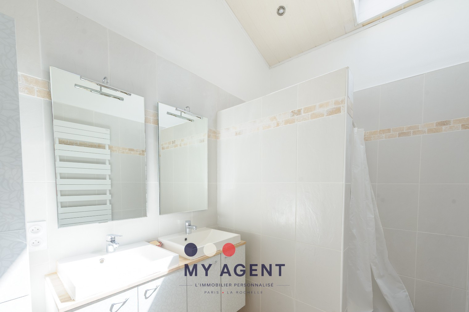 
                                                Vente
                                                 Maison familiale dans environnement privilégié