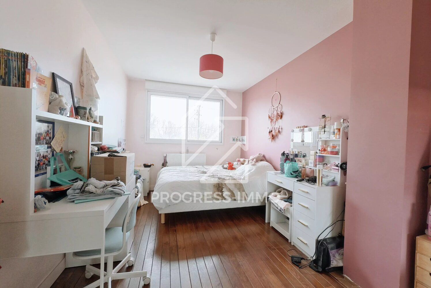 
                                                Vente
                                                 Maison familiale de 170m² sur 532m² terrain à