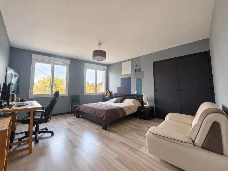 
                                                Vente
                                                 MAISON FAMILIALE DE 260 M2 - 7 CHAMBRES, STUDIO ET GRANGE, terrain de 1270m2