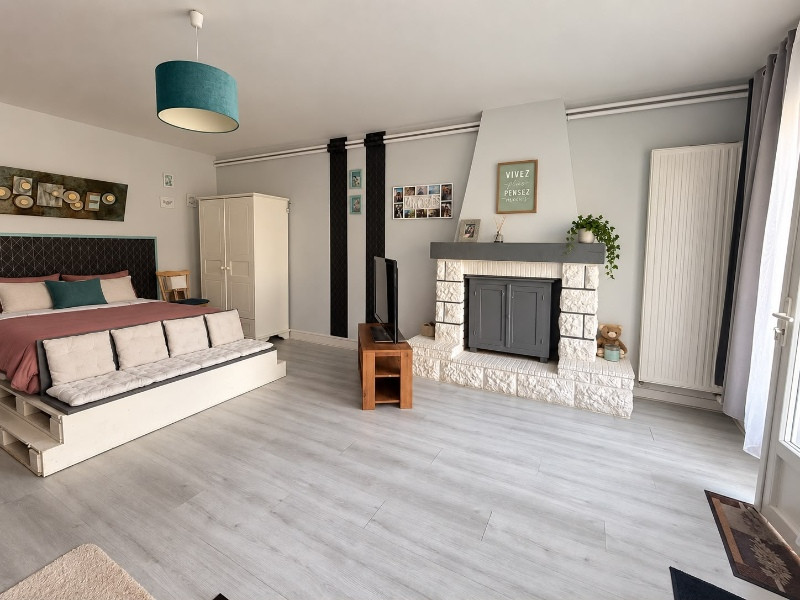 
                                                Vente
                                                 MAISON FAMILIALE DE 260 M2 - 7 CHAMBRES, STUDIO ET GRANGE, terrain de 1270m2